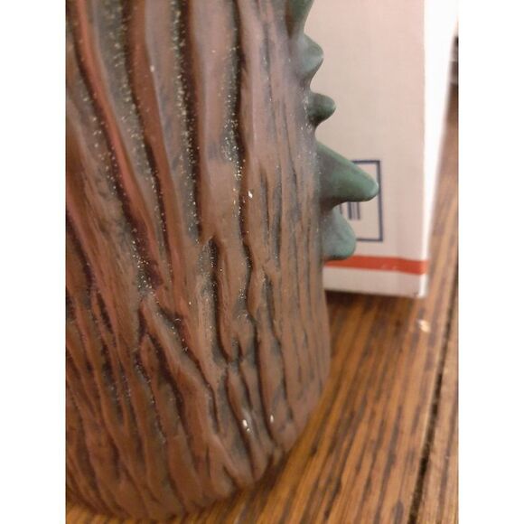 Set 2 Beautiful Ceramic Rustic Santa Bavarian Christmas St Nick 10" Decorations - Picture 6 of 6